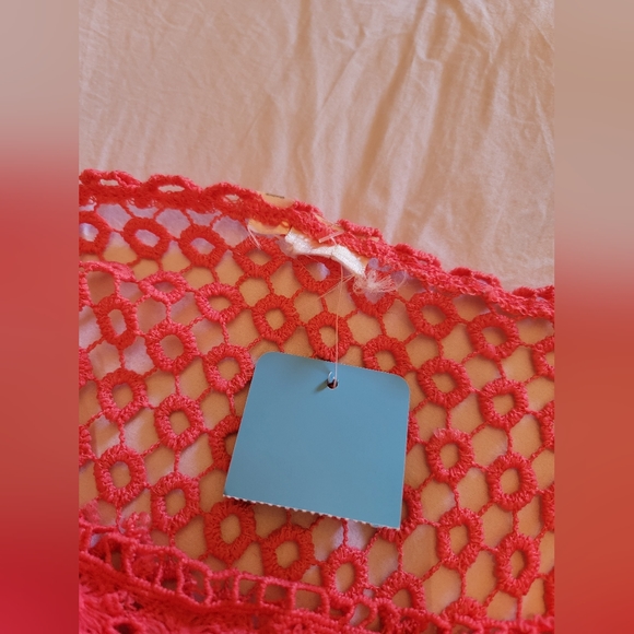 Simply Irrestible Cover-up Pink Scalloped Lace Crochet Beach Vibes - Picture 4 of 4